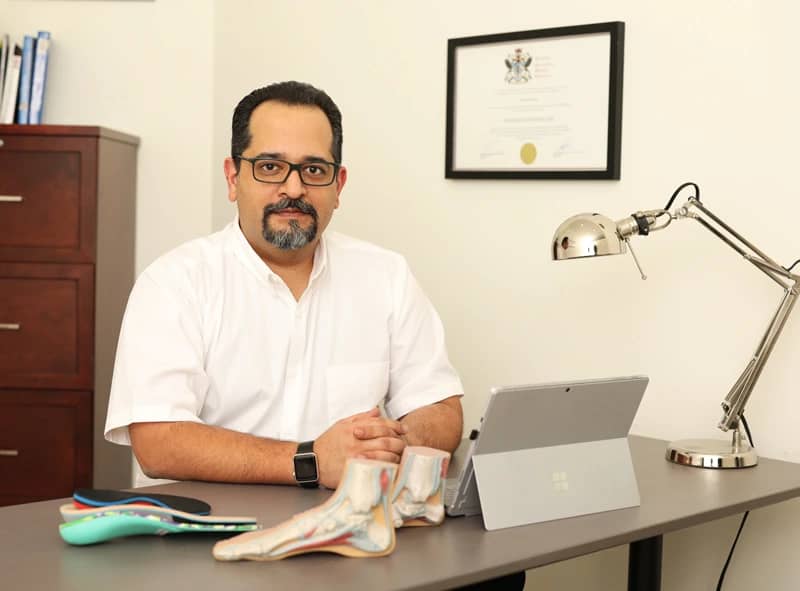 Amir Kazemi, experienced manual osteopath and professor, providing expert osteopathy care at Thornhill Osteopathy corner clinic, focused on pain relief and restoring mobility.